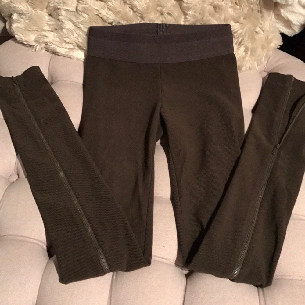 BCBG MAXAZRIA ribbed legging